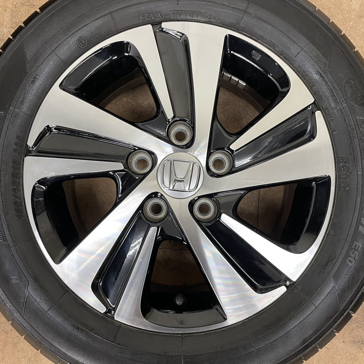送料無料!ホンダ GB5 フリード 純正 15インチ 5.5J +49 PCD114.3 5H