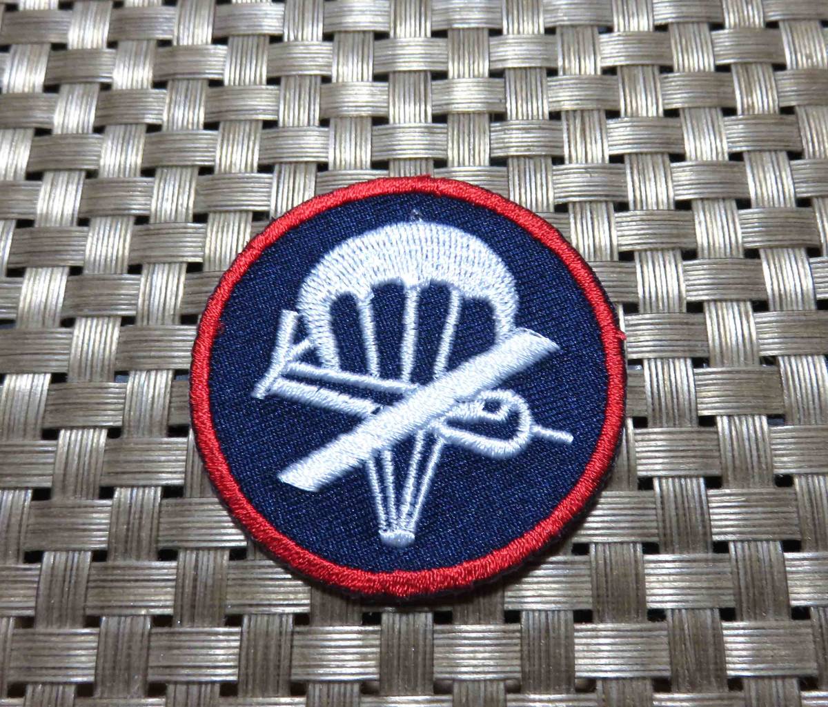 小型　戦闘機■紺赤白（円型）WW2◆新品 アメリカ　Squadron　刺繍ワッペン（パッチ）◆ミリタリー　サバゲー