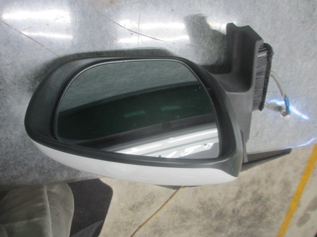 * Mazda Flair crossover MS31S-2027** original right door mirror ( shelves A-8-5)*