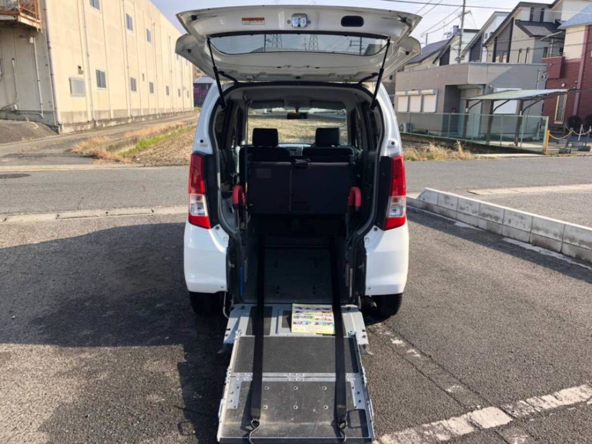人気が高い 車いす移動車 車いす固定装置付 リアシート付 走行 キーレス ｃｄ 落札金額と参考諸経費のみ 車検ｒ６年３月迄 修復歴無 クリアランスバーゲン 期間限定開催