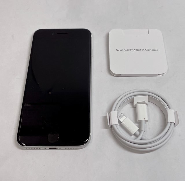 C-46611M【美品】IPHONE SE WHITE 128GB アイフォン SE 白 SIMフリー 中古 SIMロック解除済み APPLE アップル 通電確認済み_画像2