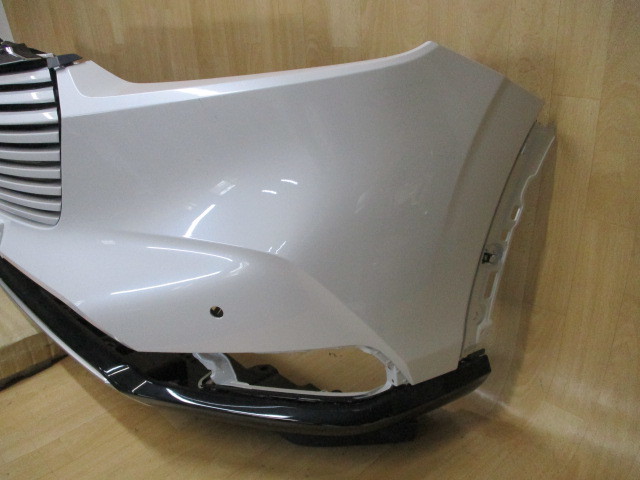 B8/ RV3/RV4/RV5/RV6ヴェゼル純正フロントバンパー71101-3M0-ZZ00
