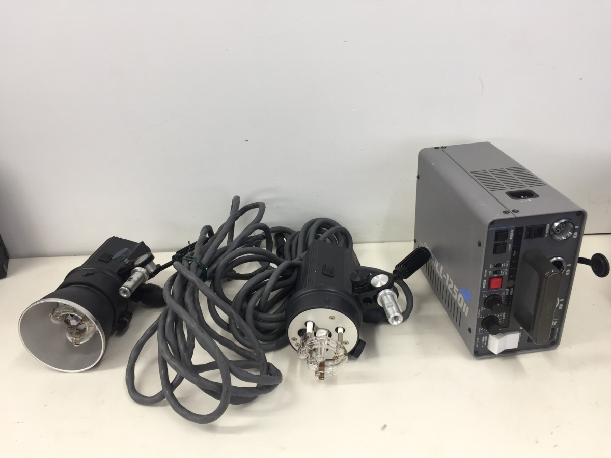 COMET コメット LL-1250II + CLX-25H ストロボ （２個） (管理番号 2FA5)