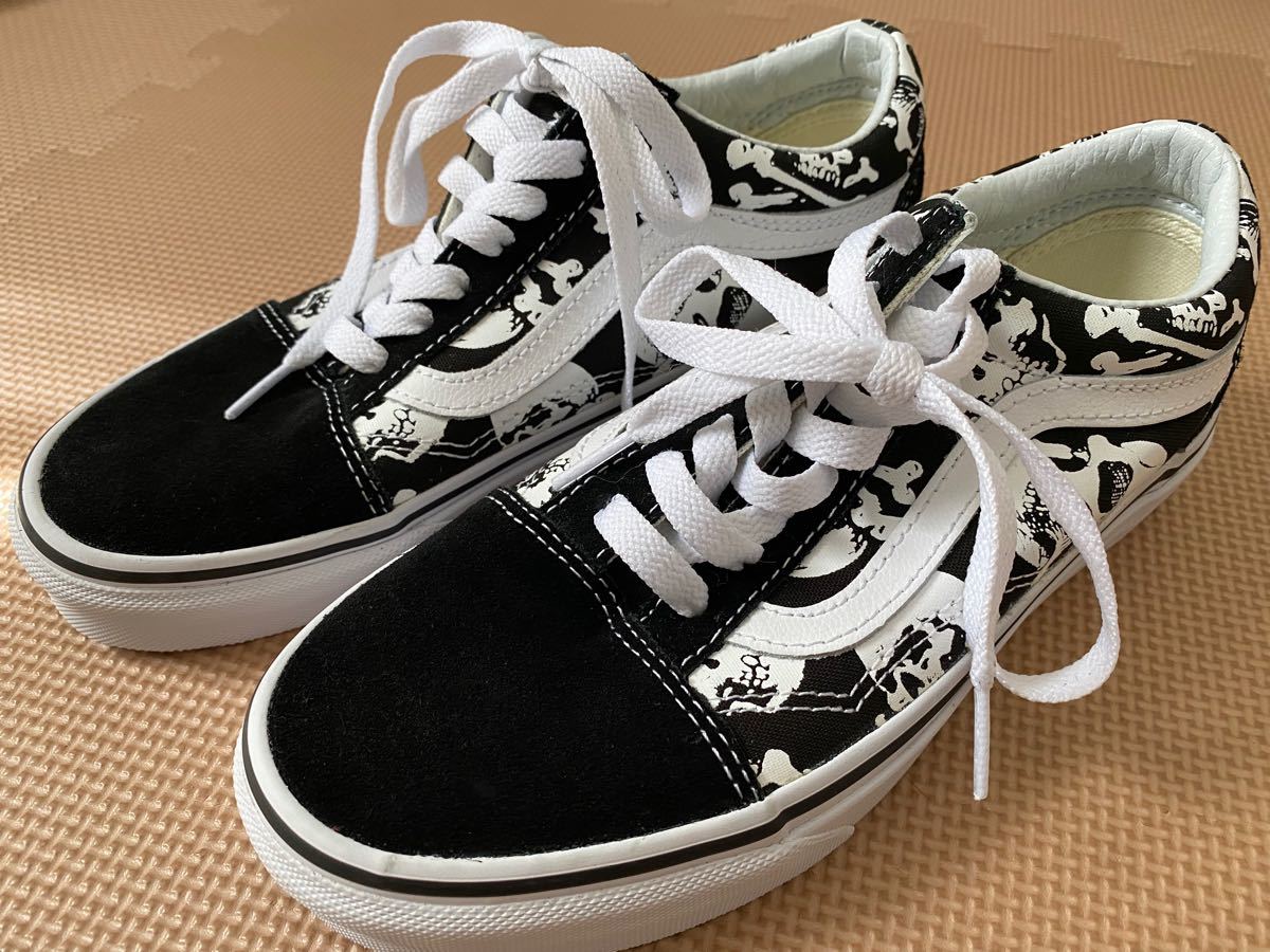 未使用・レア》VANS ヴァンズ SKULLS スカル オールドスクール 未使用・レア》VANS ヴァンズ SKULLS スカル オールドスクール