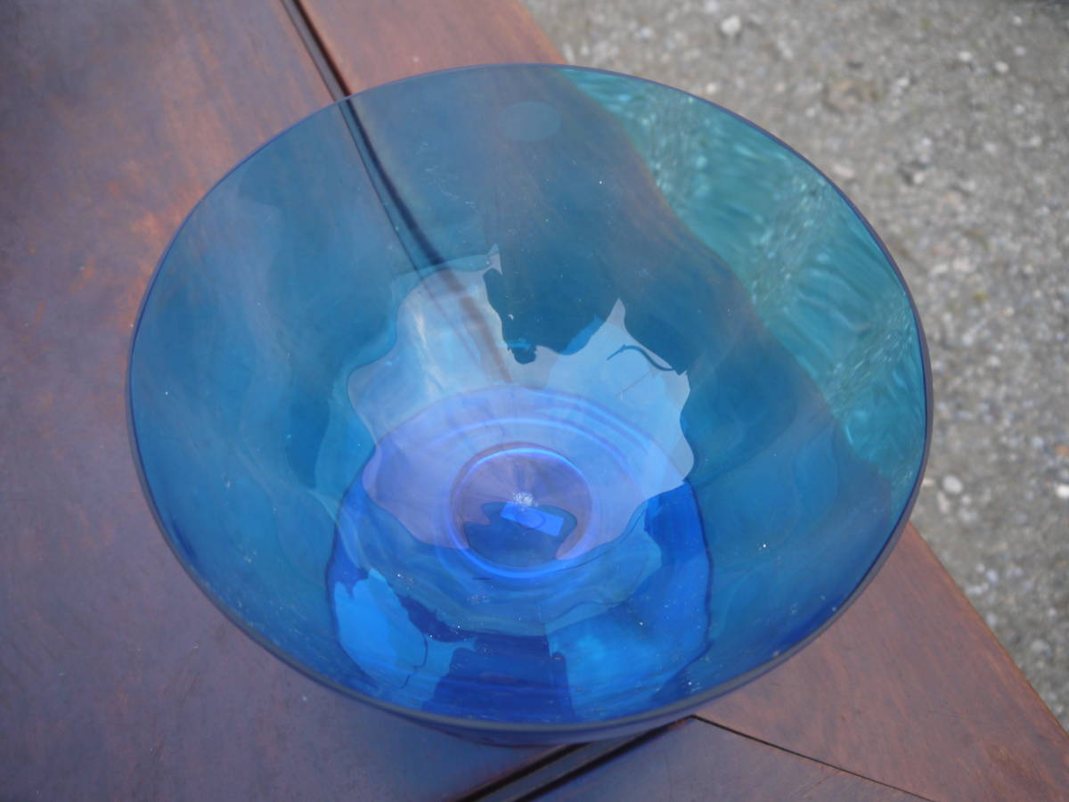 【TS20321】中古美品 ガラス ブルー 花器 生け花 花瓶 フランス製 「直径24cmｘ高さ18.5cm」_画像3