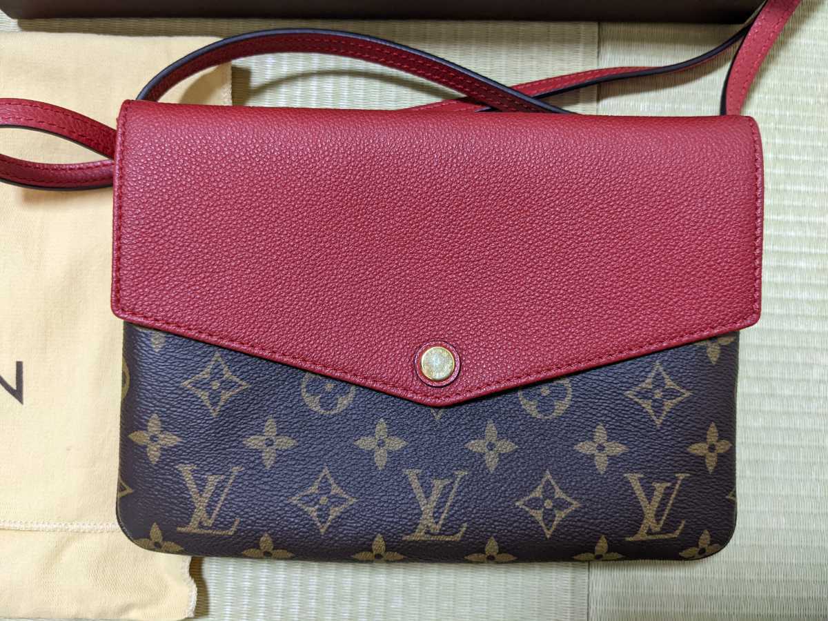 【新品同様】LOUIS VUITTON　ルイ・ヴィトン　トワイス　ショルダー　ポシェット　モノグラム　箱あり_画像2