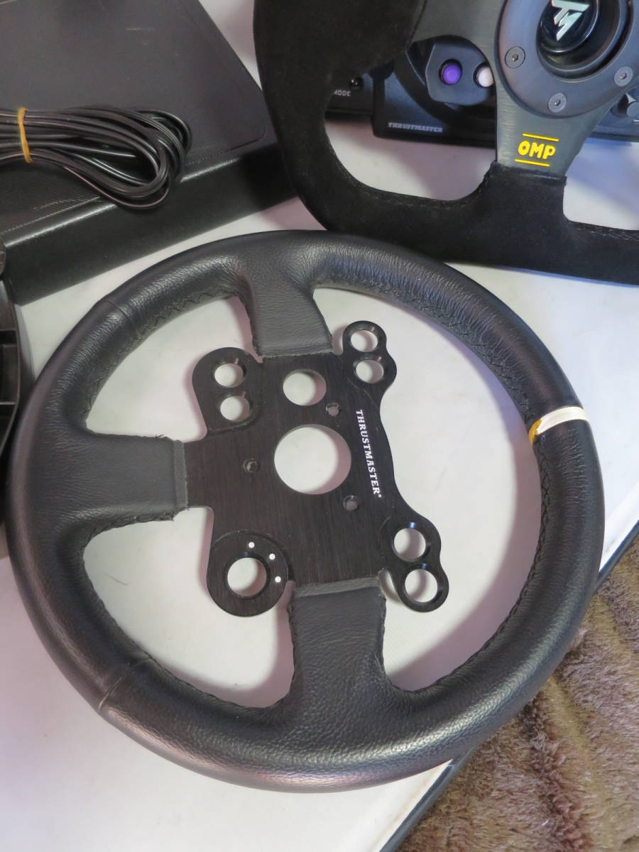 Thrustmaster スラストマスター TX Racing Wheel Ferrari 458 Italia Edition OMP ステアリング　_画像3