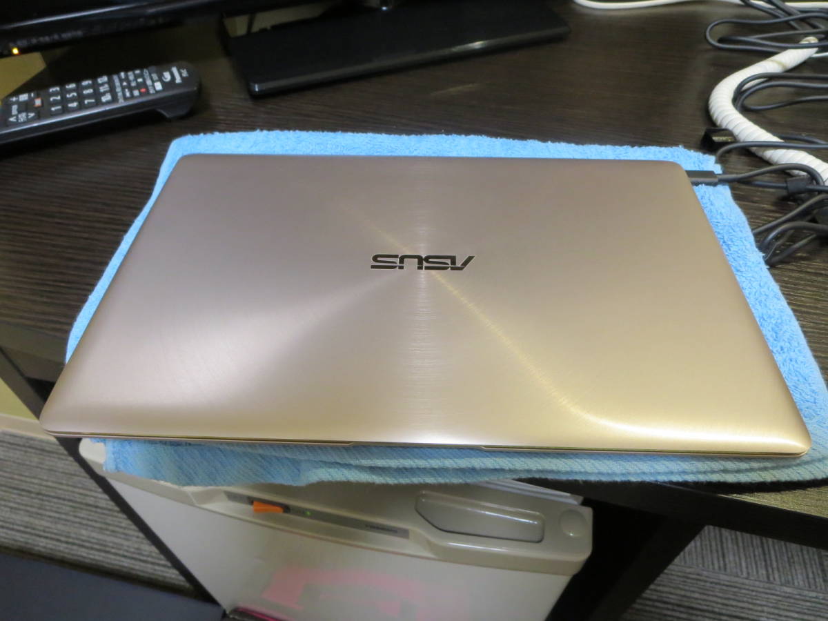 公式に取扱うファッション ASUS UX390UA-256GRG i7 7500U SSD 500GB 載せ替え品 美品 公式に取扱うファッション ASUS UX390UA-256GRG i7 7500U SSD 500GB 載せ替え品 美品