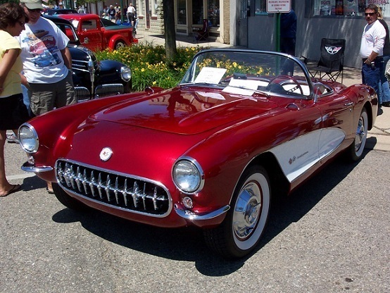 1/24 シボレー コルベット コルヴェット ダークレッド Chevrolet Corvette 1957 Lucky Die Cast 梱包サイズ80_画像2