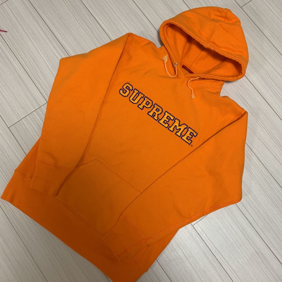 supreme パーカー 美品 値下げしました(¥14,000) avnc.com.ar
