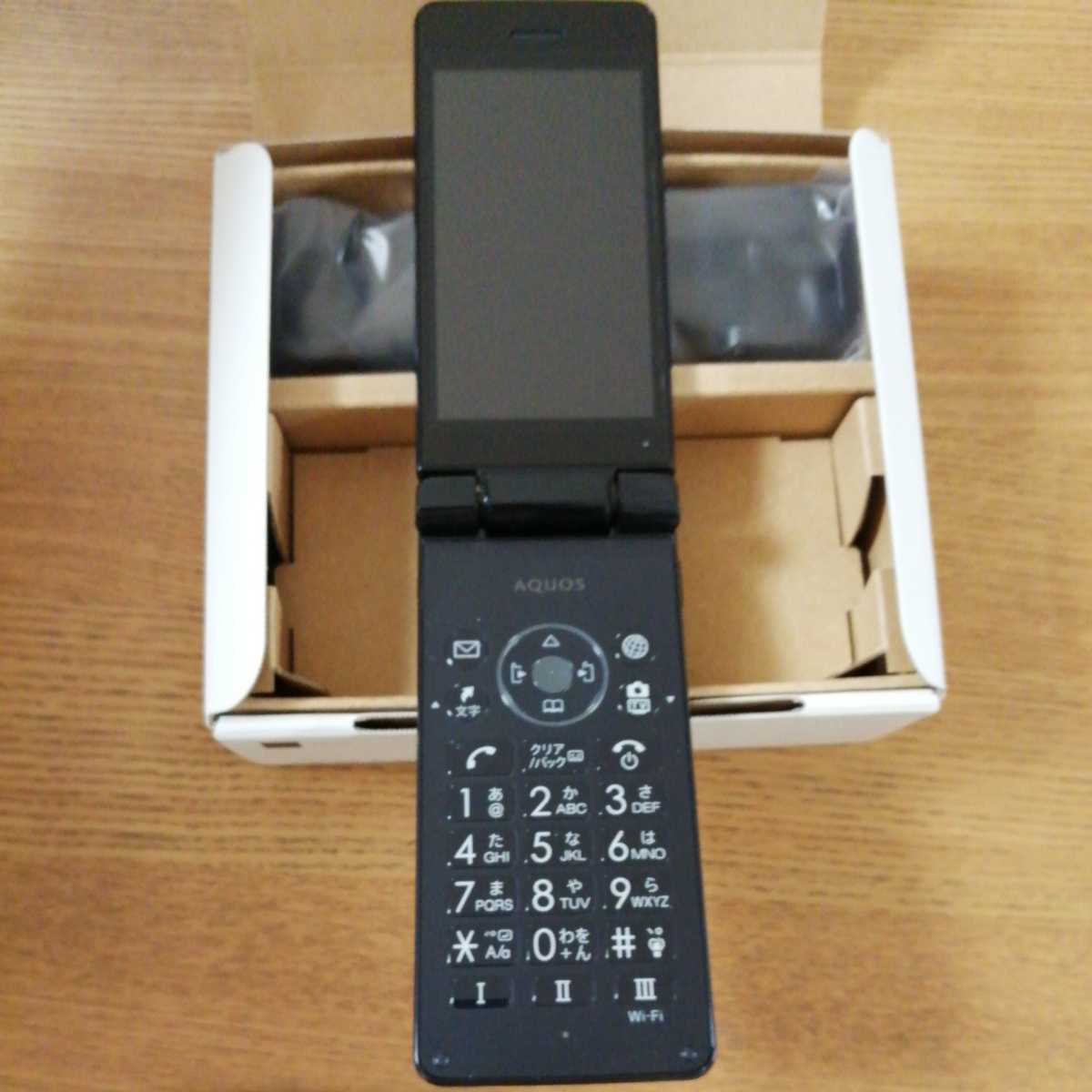 新品 SoftBank AQUOSケータイ4 ブラック-