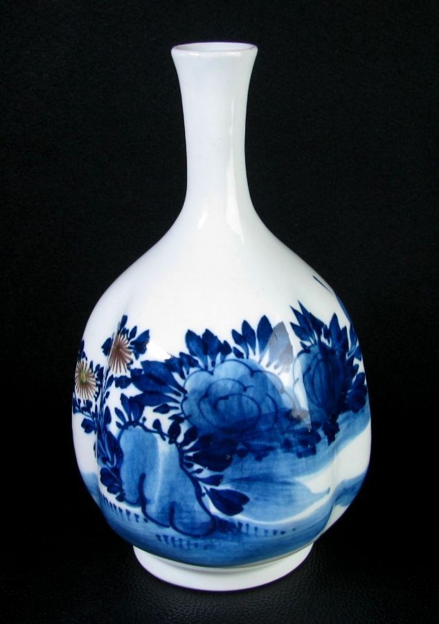 古伊万里　染付変形徳利　高さ：19cm　江戸時代/22c022
