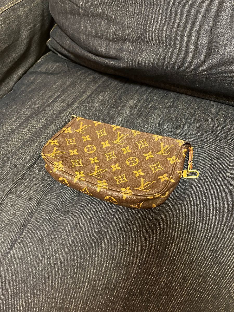 LOUIS VUITTON ルイヴィトン モノグラム アクセサリーポーチ(¥20,000