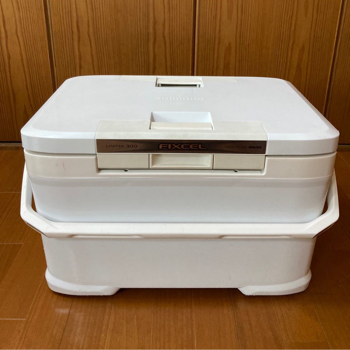 シマノ クーラーボックス フィクセル リミテッド 30L HF-030F(¥19,000