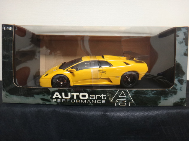 AUTOart オートアート 1/18 ランボルギーニ ディアブロ GTR イエロー
