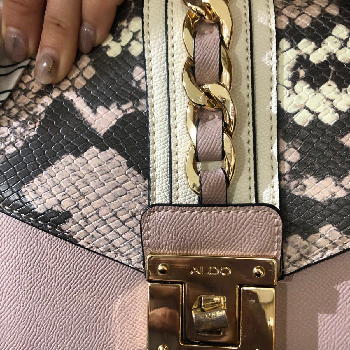 ALDO バッグ ピンク スカーフ パイソン パイソン柄 パイソン ALDO バッグ ピンク スカーフ パイソン パイソン柄 パイソン