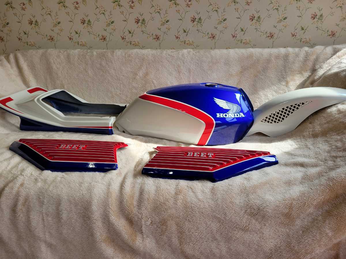 CBX400F青白純正カラー外装セット、タンク、赤白、CBX550F、BEET CBX400F青白純正カラー外装セット、タンク、赤白、CBX550F、BEET