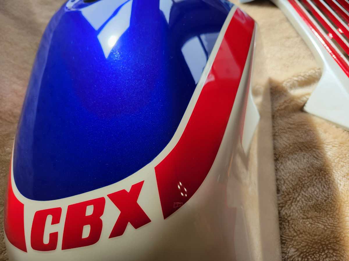 CBX400F青白純正カラー外装セット、タンク、赤白、CBX550F、BEET CBX400F青白純正カラー外装セット、タンク、赤白、CBX550F、BEET