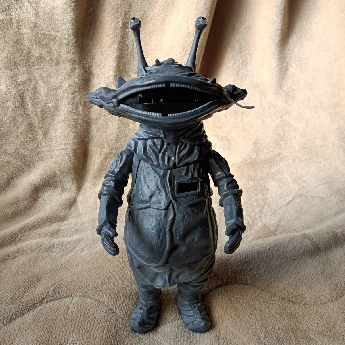 マルサン カネゴン450 世紀の守銭奴怪獣 MARUSAN ソフビ 未開封品 新品未使用】 マルサン カネゴン450 青い守銭奴 スパークルVer