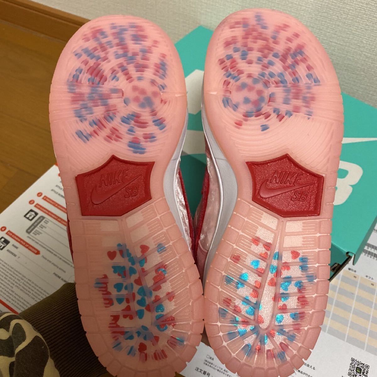 希少 新品 NIKE ナイキ ダンク バレンタイン ストレンジラブ 希少 新品 NIKE ナイキ ダンク バレンタイン ストレンジラブ