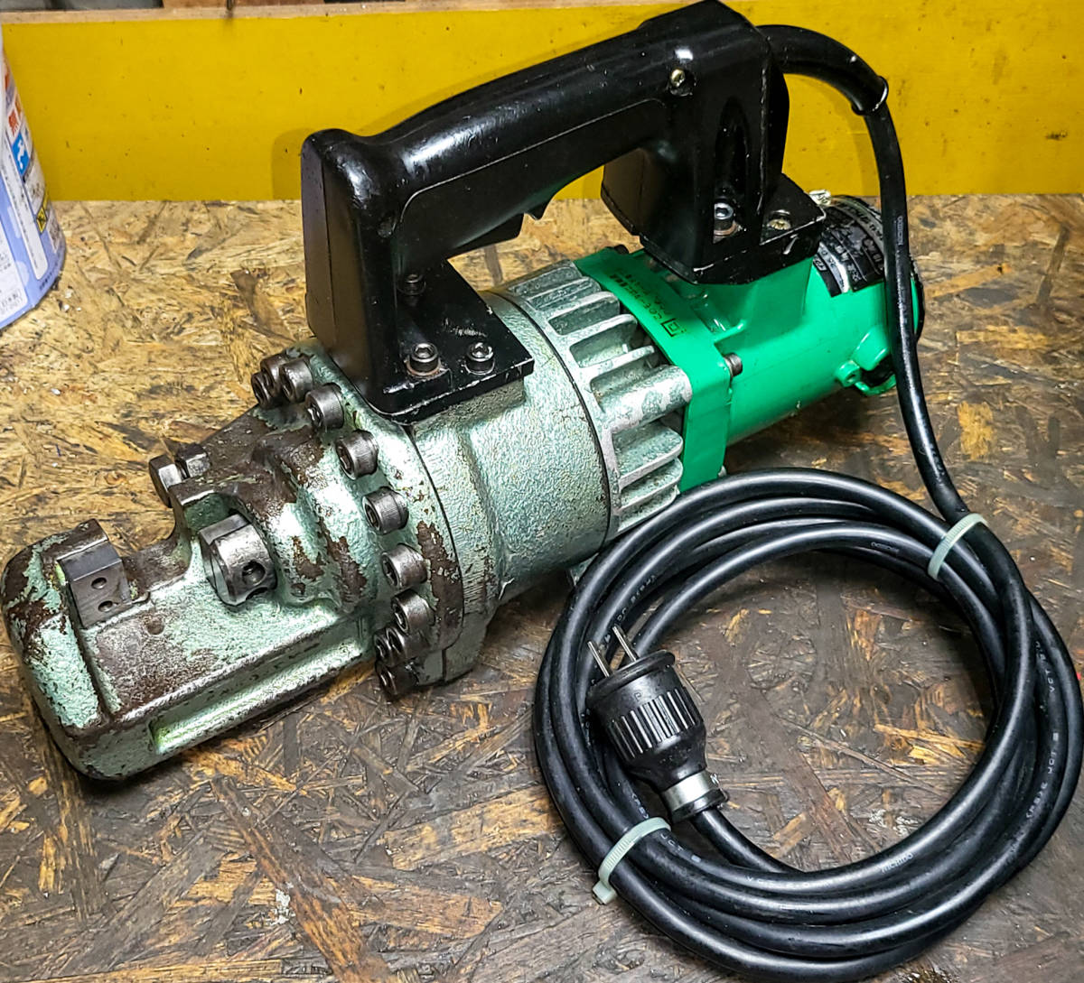 IKURA/育良精機(イクラ) 電動油圧式 鉄筋カッター IS-25C 最大 IKURA/育良精機(イクラ) 電動油圧式 鉄筋カッター IS-25C 最大