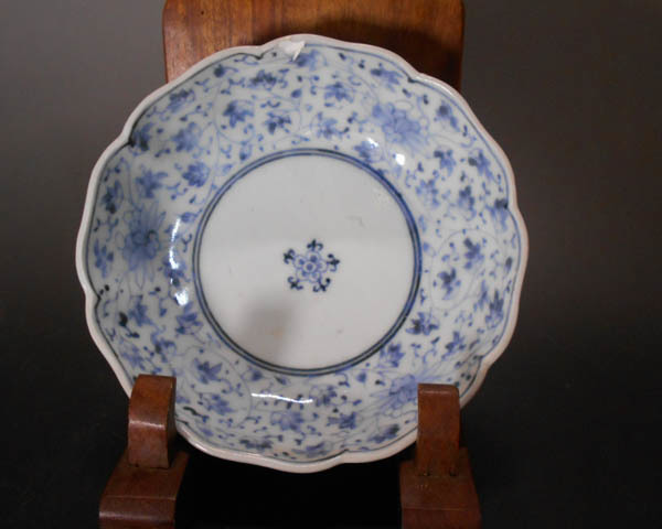 正規店在庫 ヤフオク! - 古美術 積善堂 古伊万里 青磁染付 花唐草 輪花 ... 新作日本製
