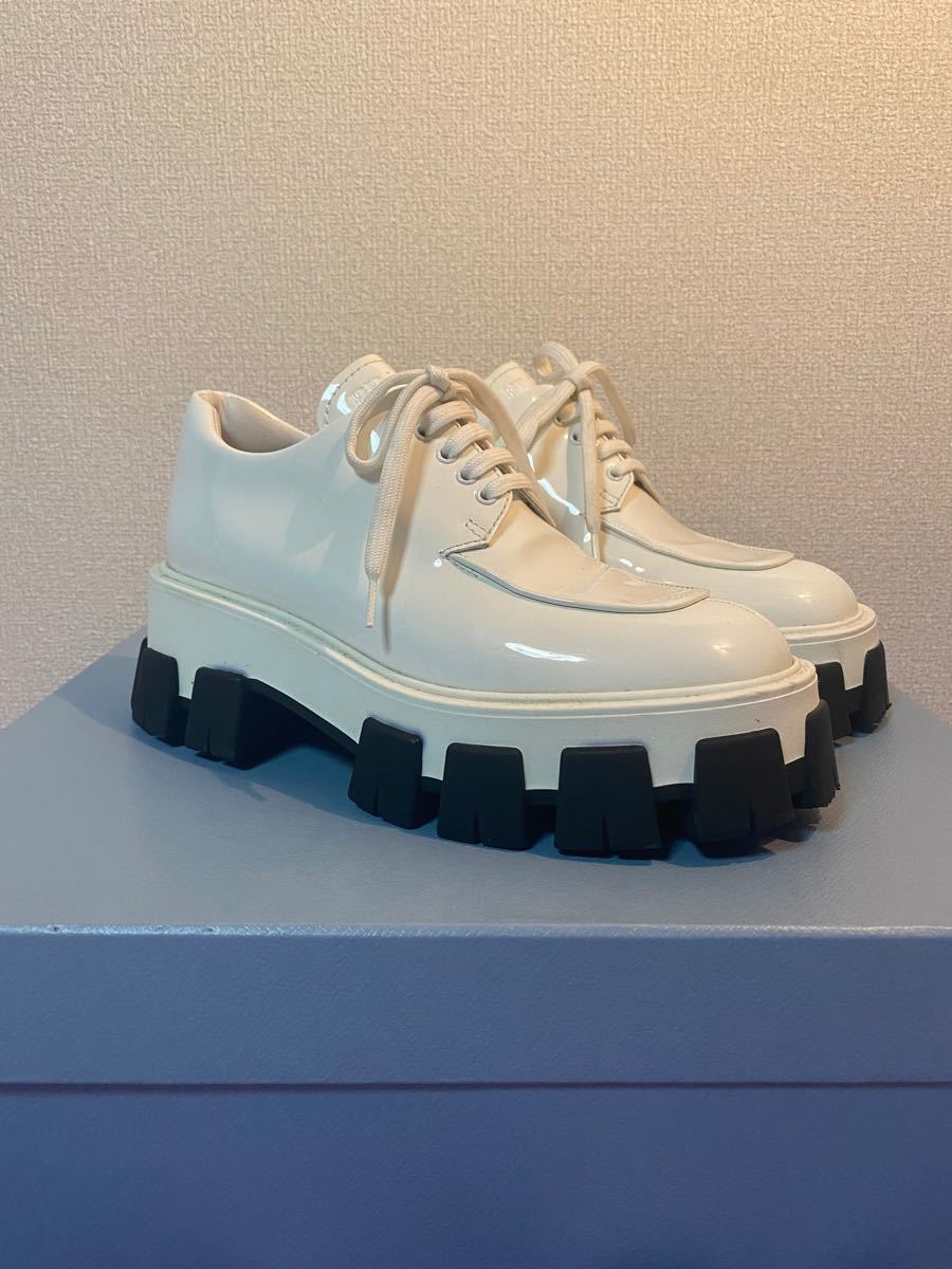 PRADA プラダ エナメル モノリス レースアップシューズ(¥29,000