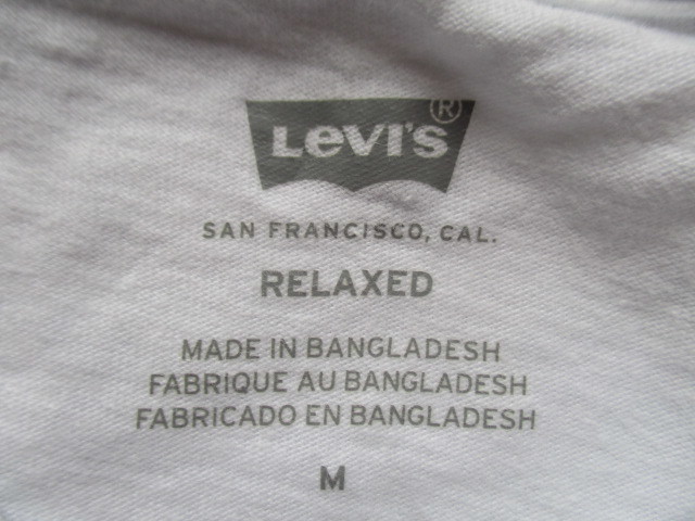 Levi's RELAXED/リーバイス/半袖Tシャツ/左胸ブランドネームプリント/シンプル/ワンポイント/白/ホワイト/Mサイズ(3/29)_画像3