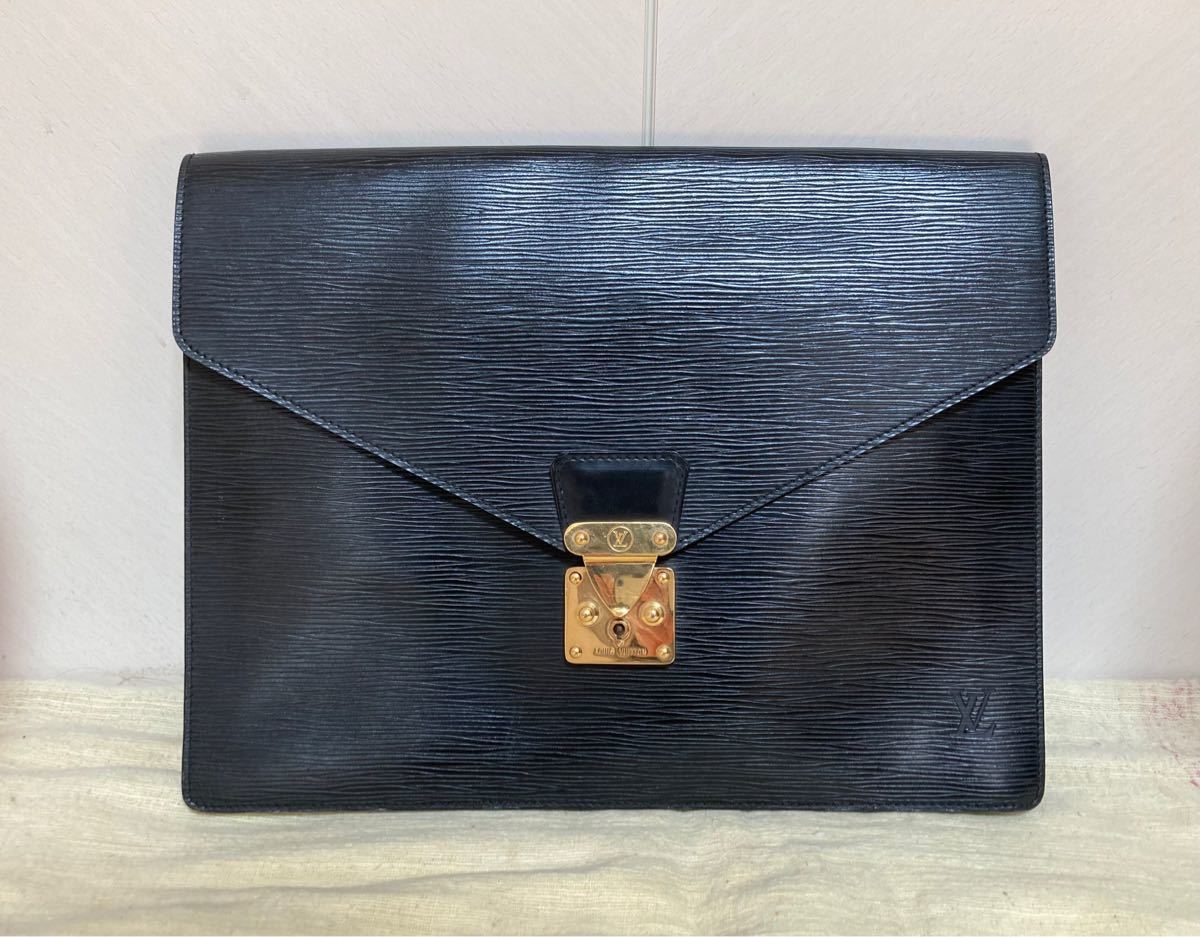 LOUIS VUITTON ルイヴィトン エピ ポルトドキュマン LOUIS VUITTON ルイヴィトン エピ ポルトドキュマン