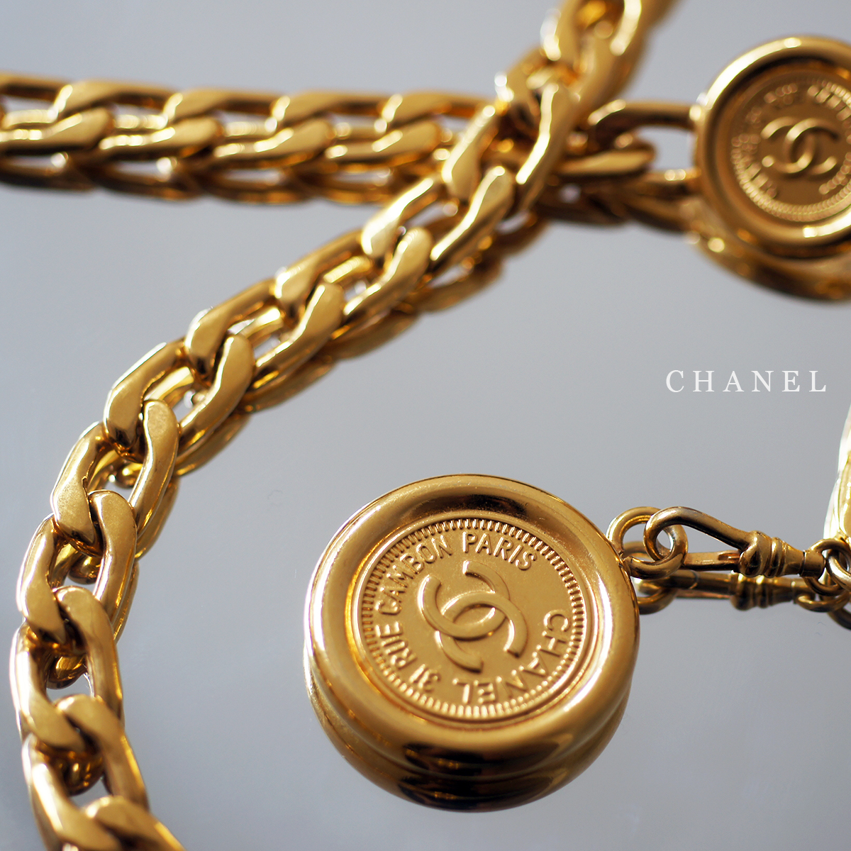 美品 シャネル CHANEL 95P 刻印 最大69%OFFクーポン ヴィンテージ ココマーク コイン 毎日がバーゲンセール チェーン カラー ベルト メダル ゴールド レディース ファッション