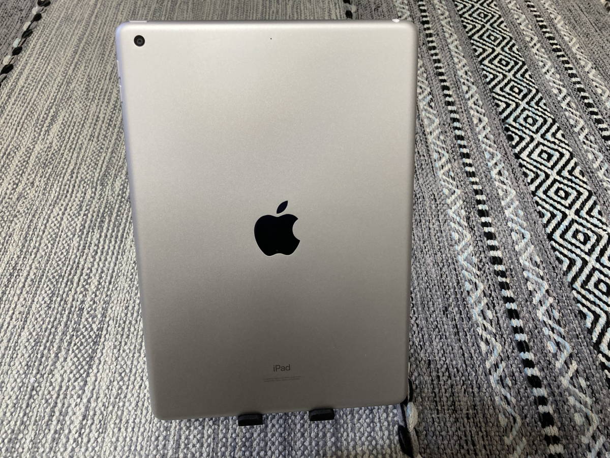 iPad Wi-Fi 10.2インチ 第8世代 128GB MYLE2J/A シルバー