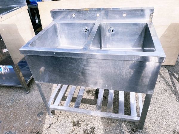 業務用品】2層シンク ステンレスシンク 厨房 業務用 蛇口3個取り付け可