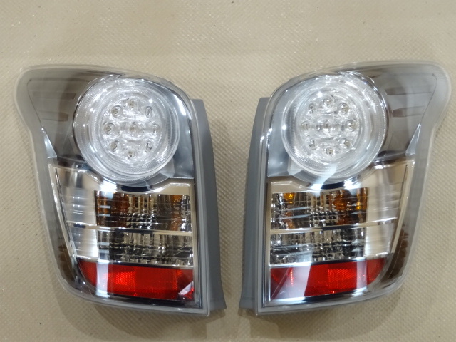 美品 カローラ フィールダー NZE141G 後期 左右 テールランプ トヨタ