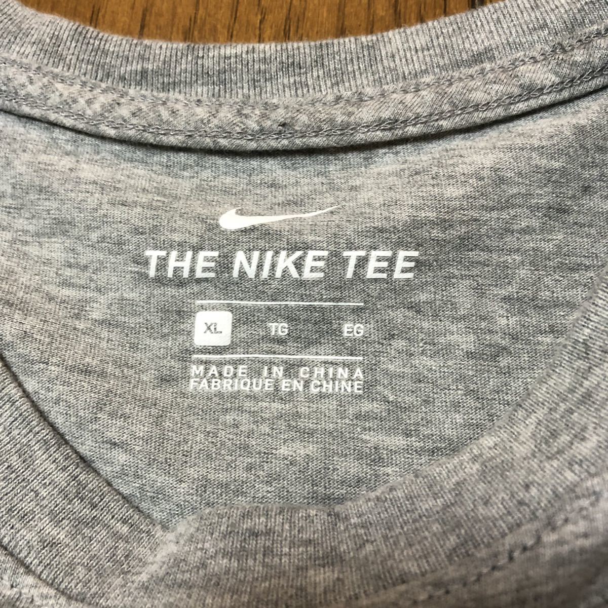 L〜XLサイズ！NIKE ナイキ 古着半袖靴箱Tシャツ グレー