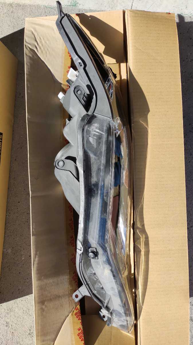 最大64%オフ! 60 ハリアー 左ヘッドライト LED 81070-48890 ienomat