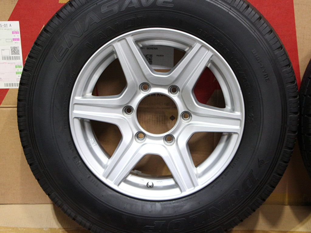 A559 社外品 15X6J+33 PCD139.7 6穴 DUNLOP ENASAVE VAN01 195/80R15 LT バリ溝 JWL-T 規格品 トヨタ ハイエース 200系 100系 山梨県_画像3