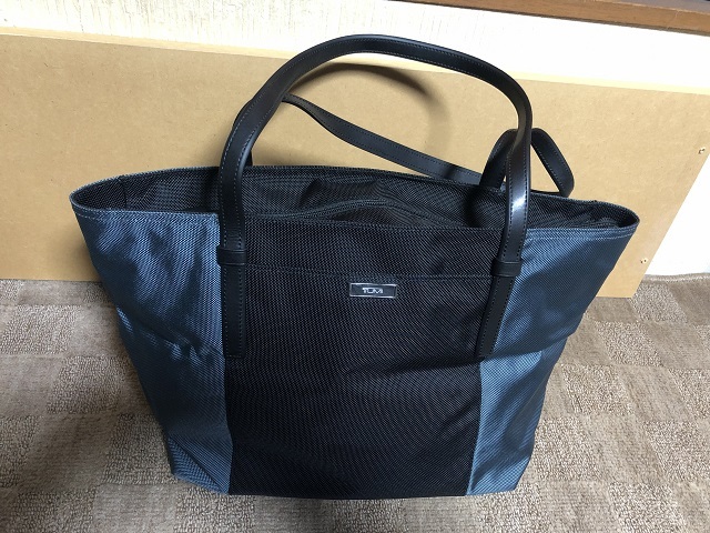 今年も話題の 新品 正規品 本物 TUMI トートバッグ バック トゥミ バリ
