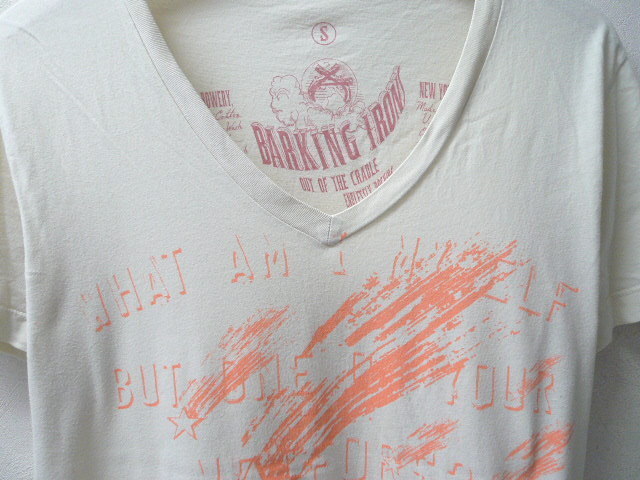 ◆ BARKING IRONS/バーキングアイアンズ メッセージ Tシャツ　サイズS USA製　薄ベージュ系_画像2