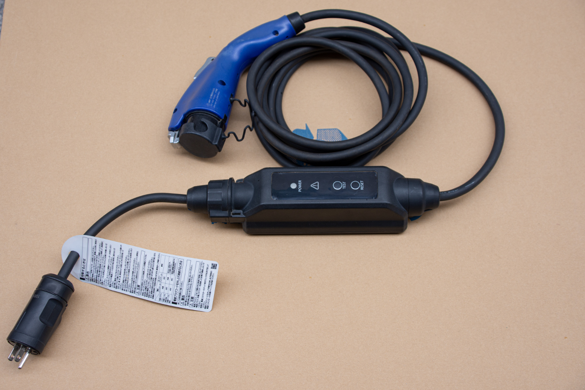 トヨタ ZVW35 プリウス PHV 充電ケーブル 100v 200v