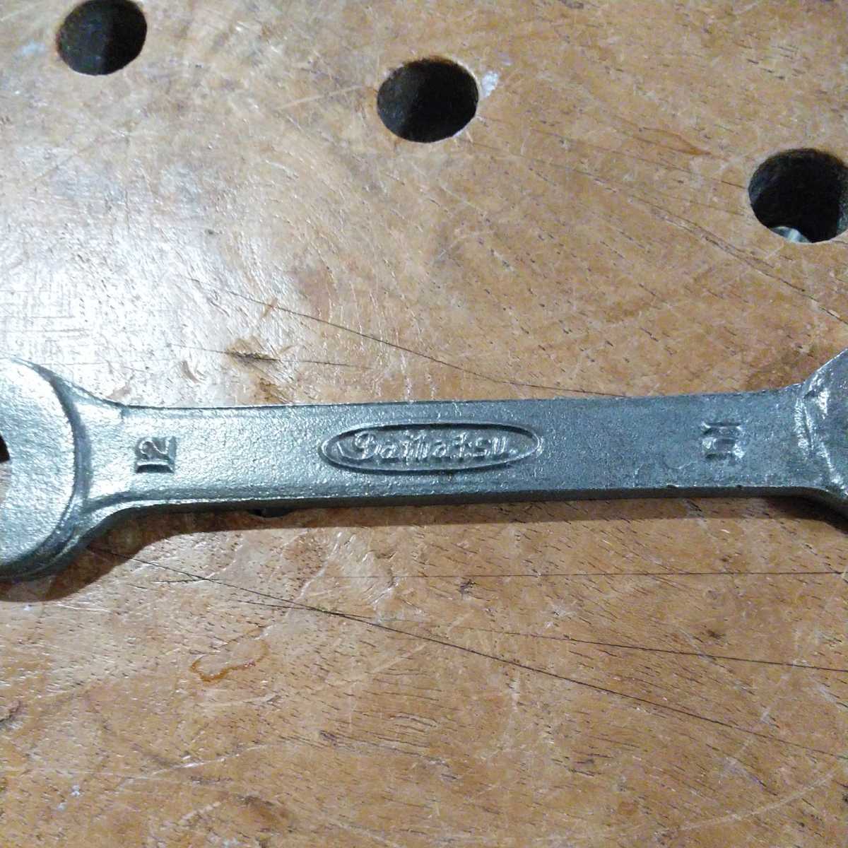  Daihatsu industry loaded tool maintenance for tool both . spanner size inscription 10-12mm. total length 126.7mm. Daihatsu rare auto three wheel three wheel truck generator CO13T