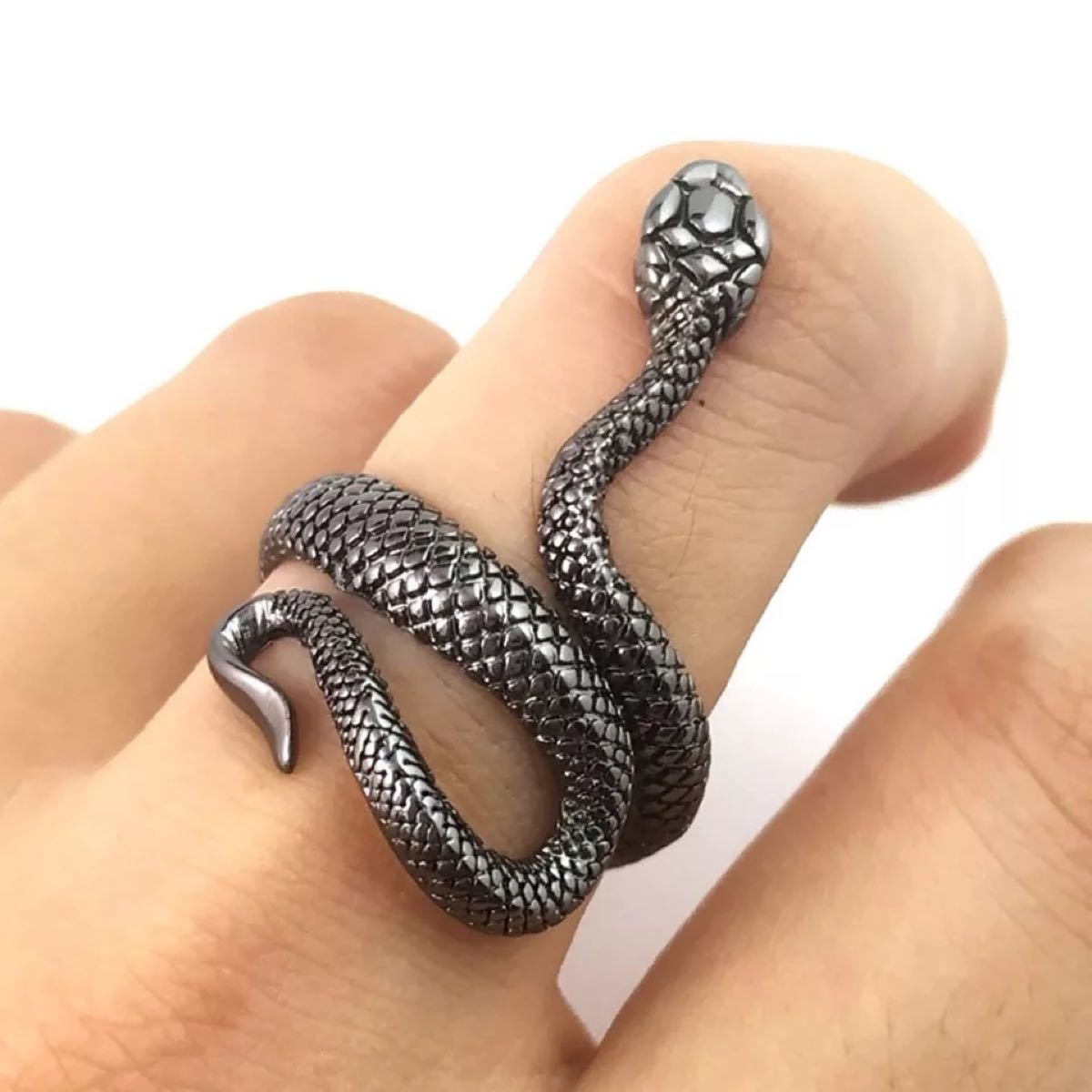 爬虫類 蛇 リング パンクファッション ブラック ヘビ 新品未使用 匿名配送送料無料 ユニセックス