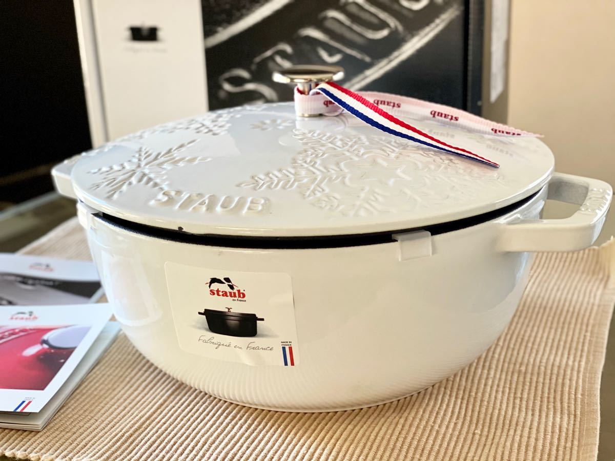 PayPayフリマ|STAUB ストウブ スノークリスタル ココット ホワイト 24cm 送料無料 ストウブ スノークリスタルココット ホワイト 24cm 食器