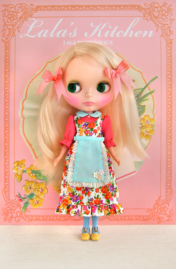 lala puppenhaus アウトフィット 服 ブライス outfit 花柄エプロン