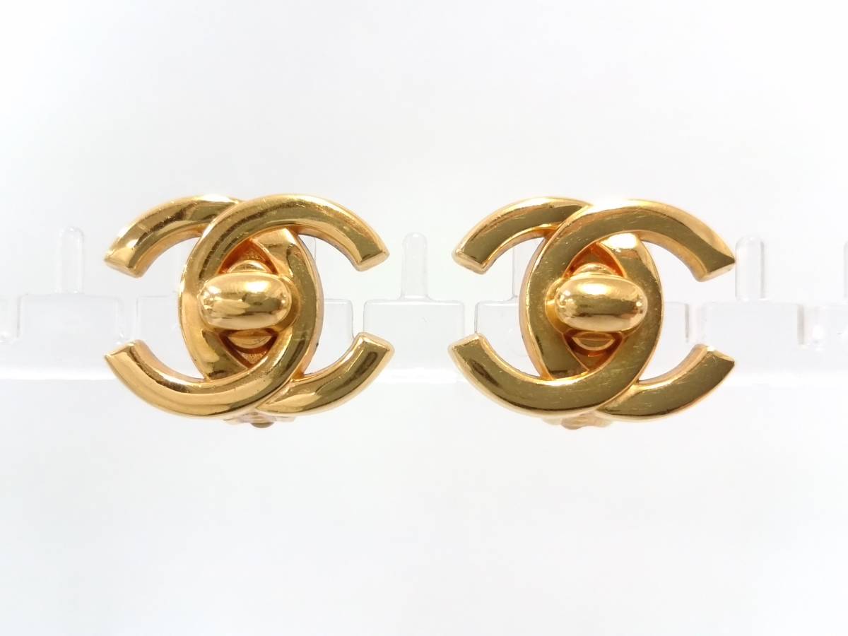CHANEL シャネル ココマーク ターンロック ヴィンテージ イヤリング/1995年 秋冬コレクション/95年 Aコレ/ゴールドカラー/LNB95(その他)|売買されたオークション情報、yahooの商品情報をアーカイブ公開 - オークファン(aucfan.com) CHANEL シャネル ココマーク ターンロック ヴィンテージ イヤリング/1995年 秋冬コレクション/95年 Aコレ/ゴールドカラー/LNB95(その他)|売買されたオークション情報、yahooの商品情報をアーカイブ公開 - オークファン(aucfan.com)
