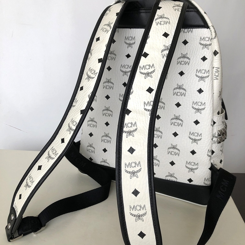 極美品 MCM スタッズ リュック ホワイト レザー ヴィセトス ロゴ
