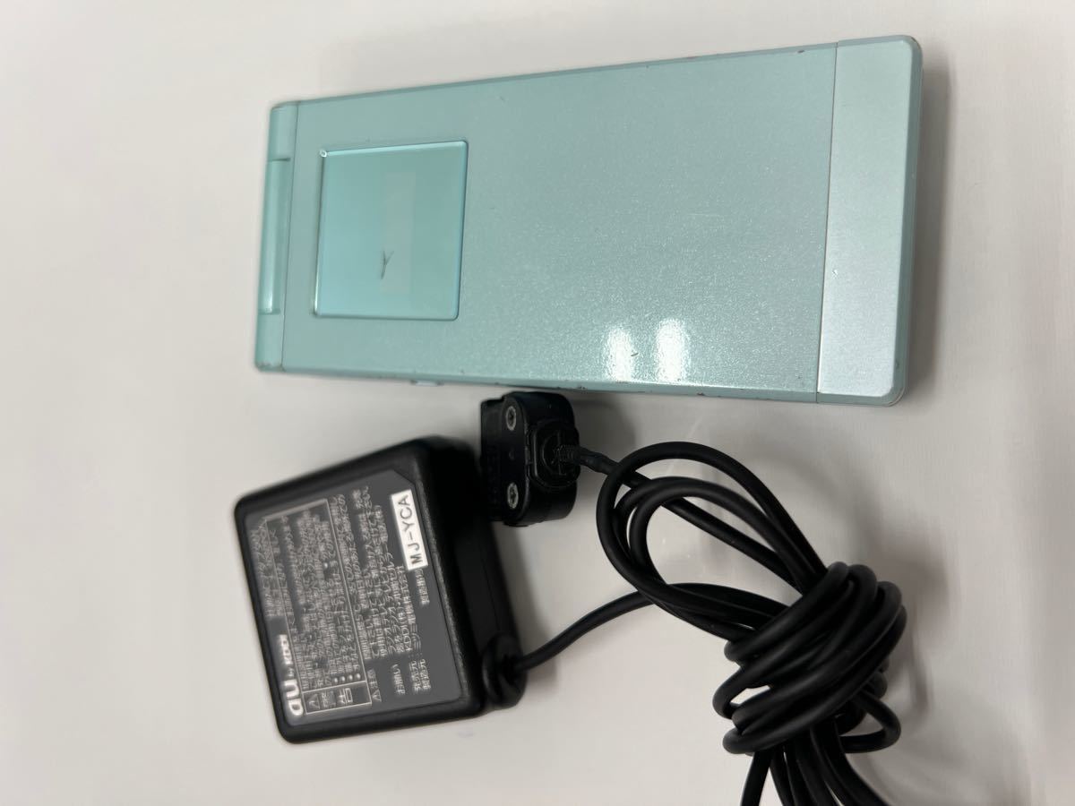 au携帯電話 ガラケー 二つ折り充電器付きジャンク品扱い 動作 au携帯電話 ガラケー 二つ折り充電器付きジャンク品扱い 動作