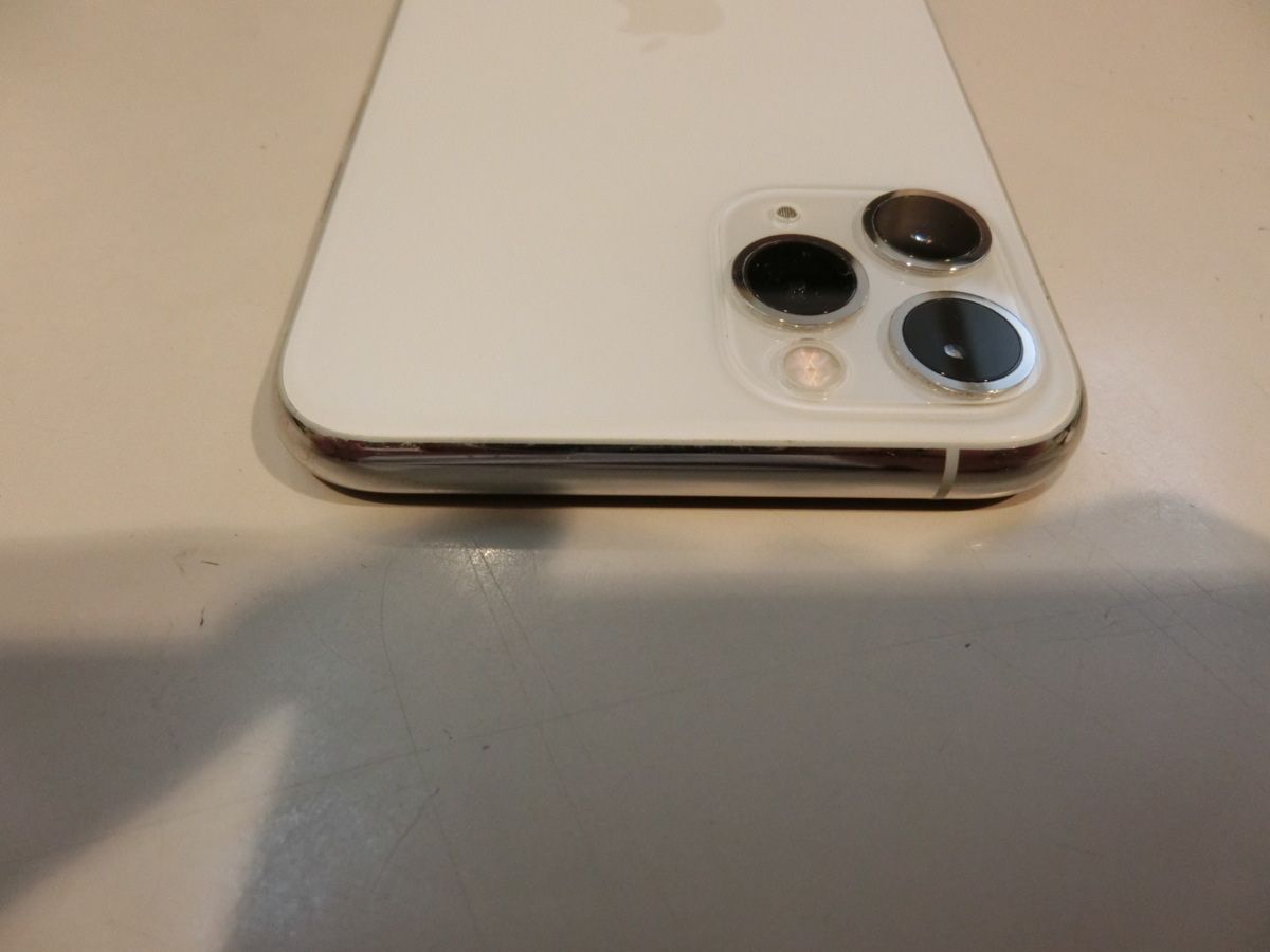 SIMフリー☆Apple iPhone11 Pro 64GB シルバー 美品 本体のみ