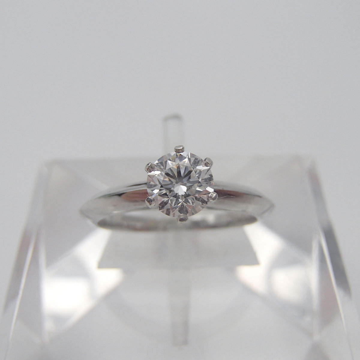 Tiffany&Co. ティファニー クラシック ソリティア ダイヤモンドリング 