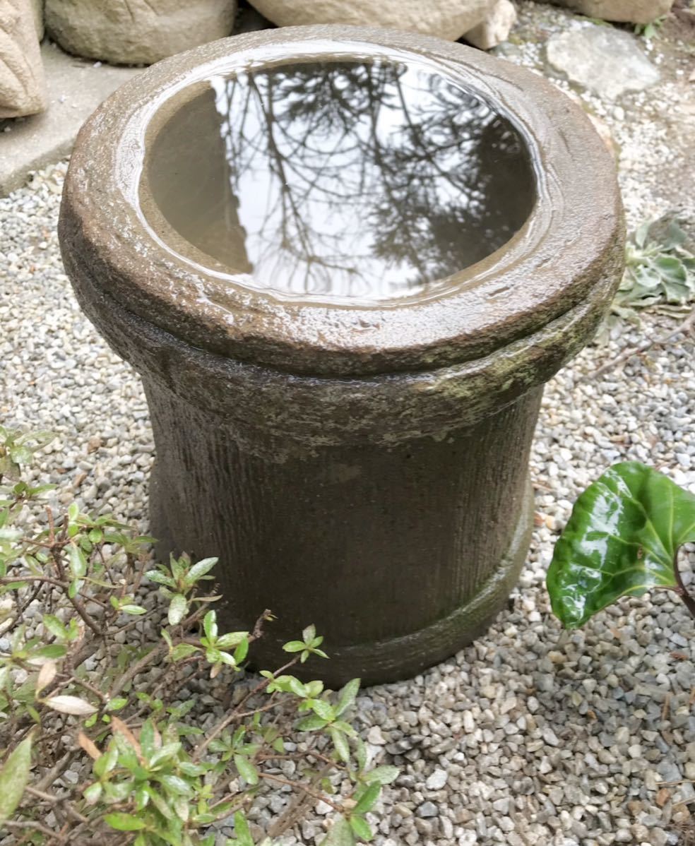  old .. miscellaneous goods water lily pot tsubo garden shop on veranda terrace tea garden [.. hand water pot *.] ornament structure . gardening objet d'art me Dakar light . fields and mountains grass Rhododendron indicum undergrowth Japanese black pin other 