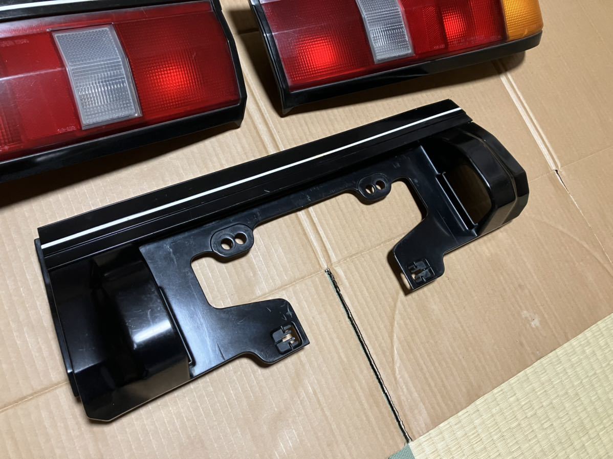 AE86 レビン 3ドア テールレンズ 後期 左右 テールランプ AE86 レビン 3ドア テールレンズ 後期 左右 テールランプ